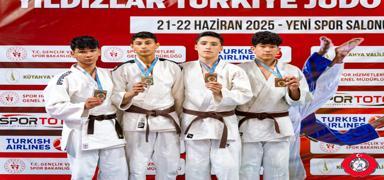 Ahmet Bura Ksa, Trkiye ncs oldu