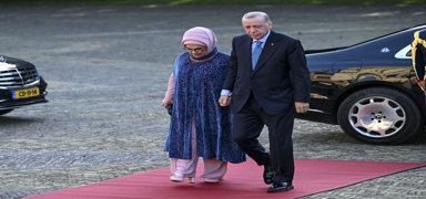 Cumhurbakan Erdoan, NATO liderleri onuruna verilen yemee katld