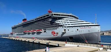 Bodrum'a kruvaziyerle turist akn