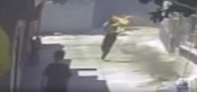 Yeenini gzn krpmadan diri diri yakt!