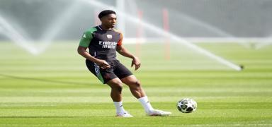 Arsenal, Myles Lewis-Skelly ile yeni szleme imzalad