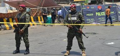 Pakistan'da terr saldrs: 13 l
