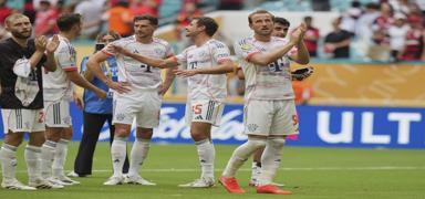 Bayern Mnih eyrek finale 4 golle ykseldi