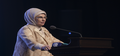 Emine Erdoan: Hibir ocuk sevgiden mahrum kalmasn