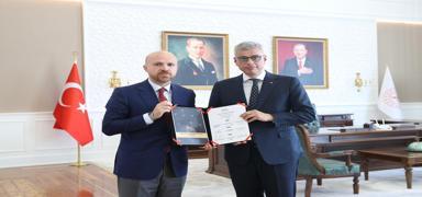 Bakan Memiolu, lim Yayma Vakf Mtevelli Heyeti Bakan Erdoan ile bir araya geldi