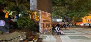 Bursa'da baz vatandalar deprem endiesiyle geceyi darda geirdi