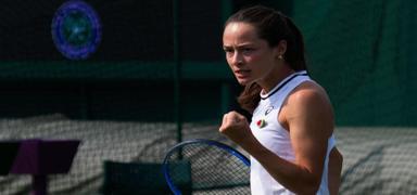 Zeynep Snmez'den tarihi baar!