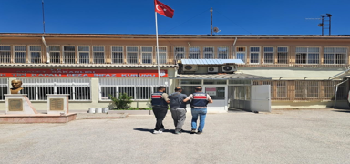 Interpol tarafndan krmz bltenle aranan pheli yakaland