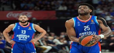Anadolu Efes, Daniel Oturu ile vedalat