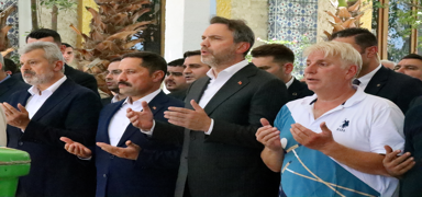 Bakan Bayraktar'n ac gn: Teyzesini  son yolculuuna uurlad
