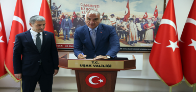Bakan Ersoy, Uak'ta