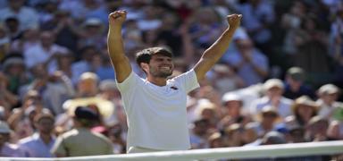Carlos Alcaraz rahat kazand ve adn Wimbledon'da finale yazdrd