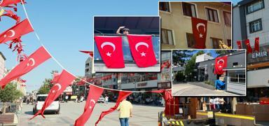 stanbul Trk bayraklaryla donatld