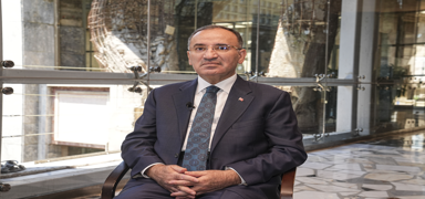 TBMM Ba�kanvekili Bozda�, 15 Temmuz gecesini anlatt�: Bize d��en mecliste �lmektir