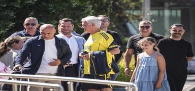 Fenerbah�e, yeni sezon haz�rl�klar� i�in Portekiz'e gitti