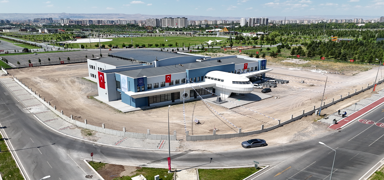 Kayseri'de u�a�� and�ran mimarisiyle dikkati �eken uzay ve havac�l�k lisesi tan�t�ld�