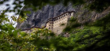 S�mela Manast�r�'na ziyaret�i ak�n�