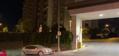 67 ya��ndaki kar�s�n� b��aklayarak �ld�rd�