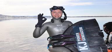 Milli sporcu Birg�l Erken, Serbest Dal�� T�rkiye �ampiyonas�'nda rekor k�rd�