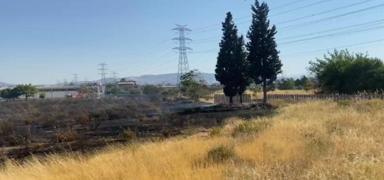 Otluk alandaki yang�n AVM otopark�na s��rad�: Otomobiller kullan�lamaz halde