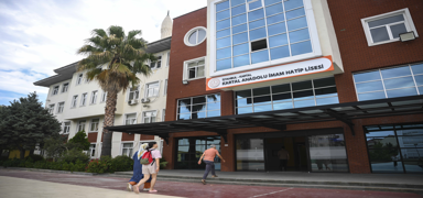 Kartal A�HL'den YKS'de ilk 1000'de 63 derece