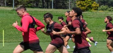 Fatih Karag�mr�k, sezon haz�rl�klar�n� s�rd�rd�