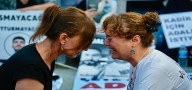 Ahmet Minguzzi'nin annesi oturma eylemini bitirdi