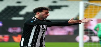 O�uzhan �zyakup'tan Be�ikta� taraftar�na mesaj: Kimseye faydas� yok