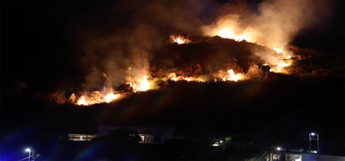 Dnya orman yangnlarnn etkisi altnda! talya'da tatil ky tahliye edildi