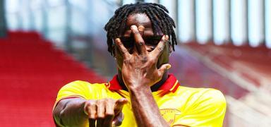 G�ztepe, Junior Olaitan'u a��klad�