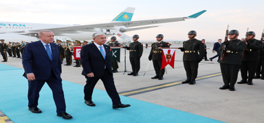 Cumhurba�kan� Erdo�an, Kazakistan Cumhurba�kan� Tokayev'i resmi t�renle kar��lad�