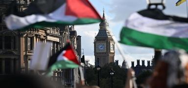 �ngiltere'de Gazze hareketlili�i: Kabine kriz masas�na oturuyor