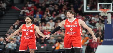 12 Dev Adam, Avrupa ampiyonas mesaisine balad