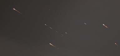 ��galci �srail'e f�ze sald�r�s�.. Yemen'den at�lan f�zeler geceyi ayd�nlatt�