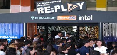 RE:PLAY heyecan� Excalibur g�c�yle ba�lad�