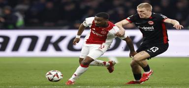 Chelsea, Ajax'tan gen� oyuncu Jorrel Hato'yu transfer etti