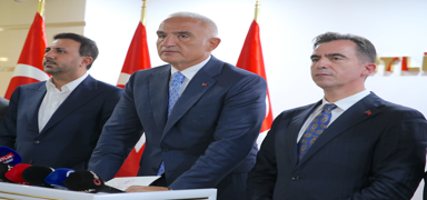 Bakan Ersoy: Yeni bir d�nemin kap�s�n� aral�yoruz