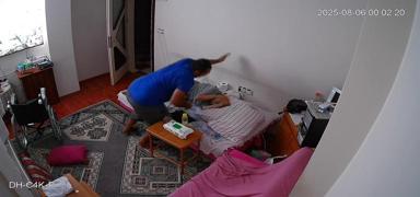 Yatalak annesini d�ve d�ve komaya soktu