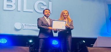 Turkcell Global Bilgi, �eyrek as�rl�k tecr�besiyle �Bili�im 500'de zirvede