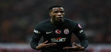 Wilfried Zaha'dan dikkat �eken Galatasaray payla��m�!