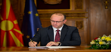 Kuzey Makedonya'da halk sandk bana gidecek: Seim iin tarih verildi