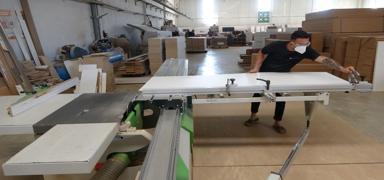 Artan talebe yeti�emiyorlar: Maa� var eleman yok