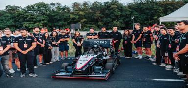 YT� Racing, T�rk bayra��n� Avrupa'da dalgaland�rd�