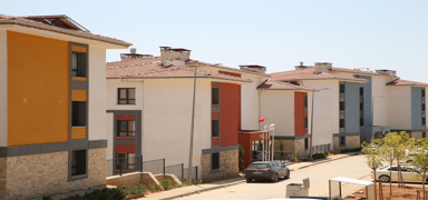 Asr�n felaketinin yaralar� sar�l�yor: Deprem konutlar�nda ya�am ba�lad�