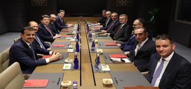 Dezenformasyonla mcadele vurgusu! Bakan Tun, letiim Bakan Duran ile grt