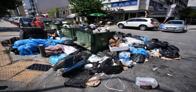 �zmir'de ��p isyan� s�r�yor!