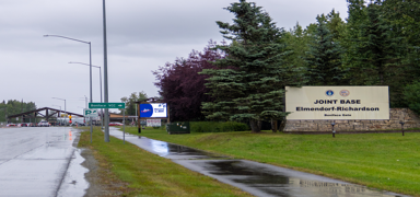 Putin ve Trump'tan Alaska'da tarihi zirve! Elmendorf-Richardson Ortak �ss� g�r�nt�lendi