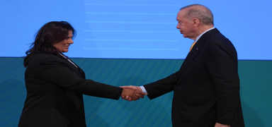 Belediye ba�kanlar�n�n AK Parti'ye transferi ne anlama geliyor?