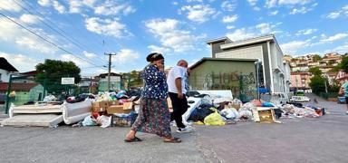 Sokaklar� ��p da�lar� sard�