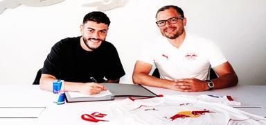 Romulo 5 y�ll���na imzay� att�